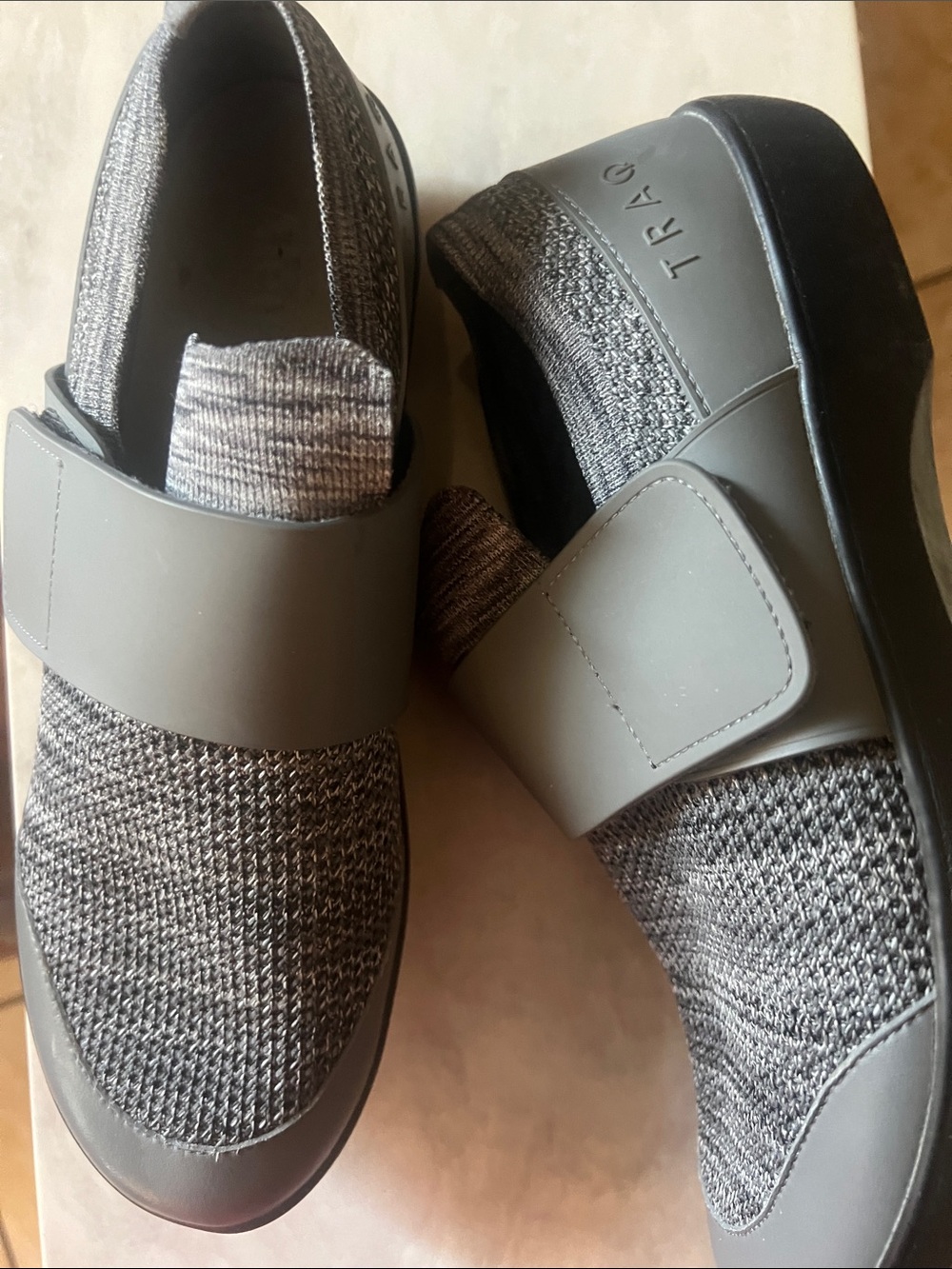 Alegria slip resistant Grey Knit Slip-on shoes sz 10